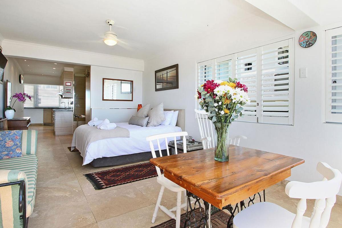 Dolphin Bay Studio With Sea Views Kapstadt Exterior foto